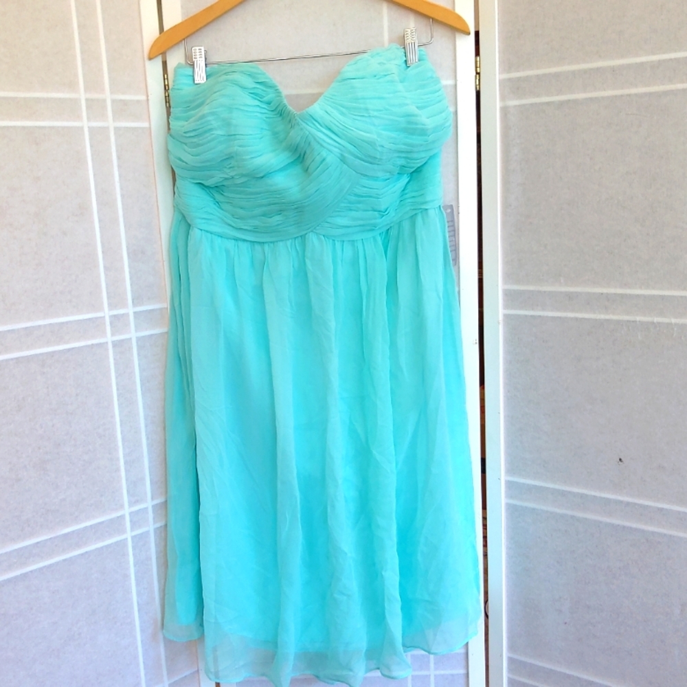 Donna Morgan 100% silk strapless mint green bridesmaid dress